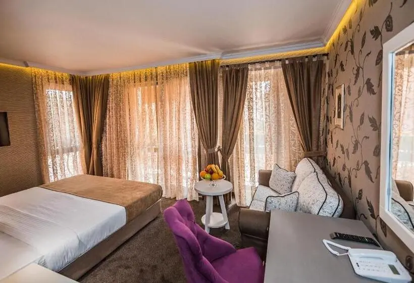 اتاق استاندارد, 8 1/2 Art Guest House