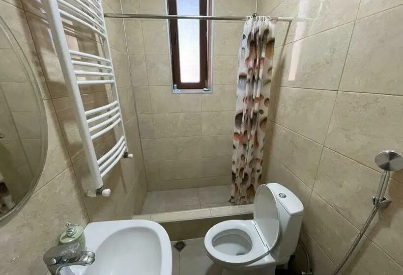 اتاق لوکس, Family Hotel 7 Sisters