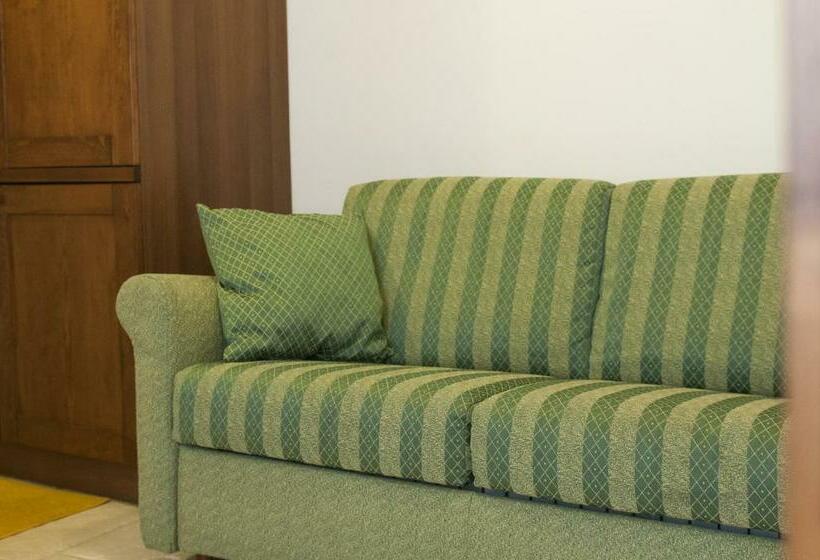 Üç Kişilik Standart Oda, Lapignagialla