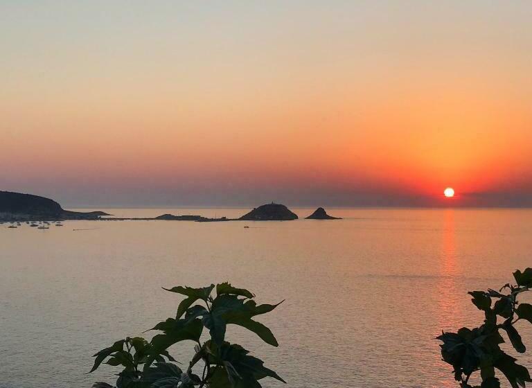 オーシャンビューデラックススイート, Minera