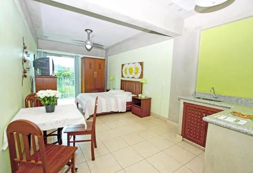 Standard-studio, Aventureiro Pousada