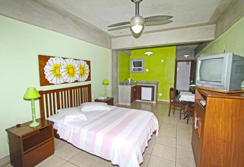 Standaard Studio, Aventureiro Pousada