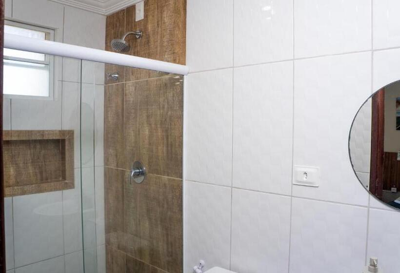 Quarto Triplo Estandar com Sacada, Pousada Concha Dourada