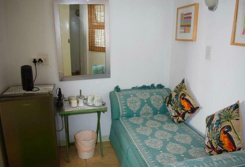 اتاق استاندارد, The Green Palm Cottage