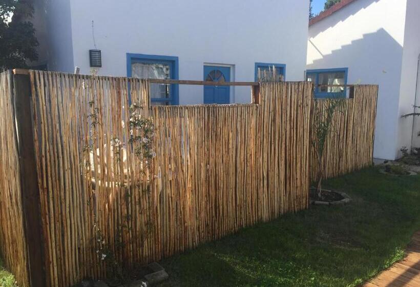 سوییت خانوادگی, The Green Palm Cottage