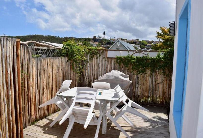 سوییت خانوادگی, The Green Palm Cottage