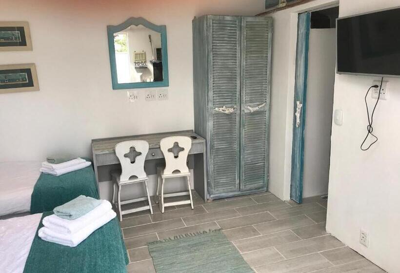 اتاق استاندارد سه نفره, The Green Palm Cottage