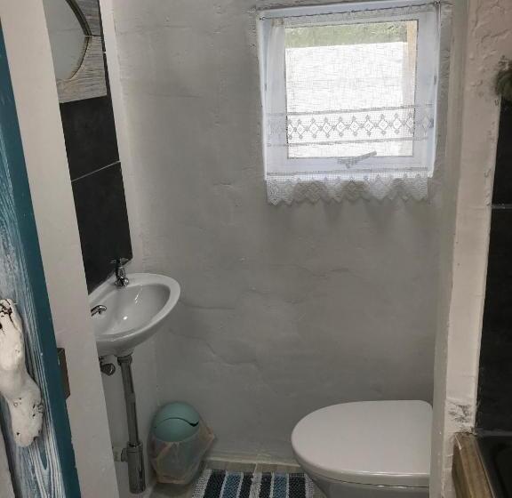 اتاق استاندارد سه نفره, The Green Palm Cottage