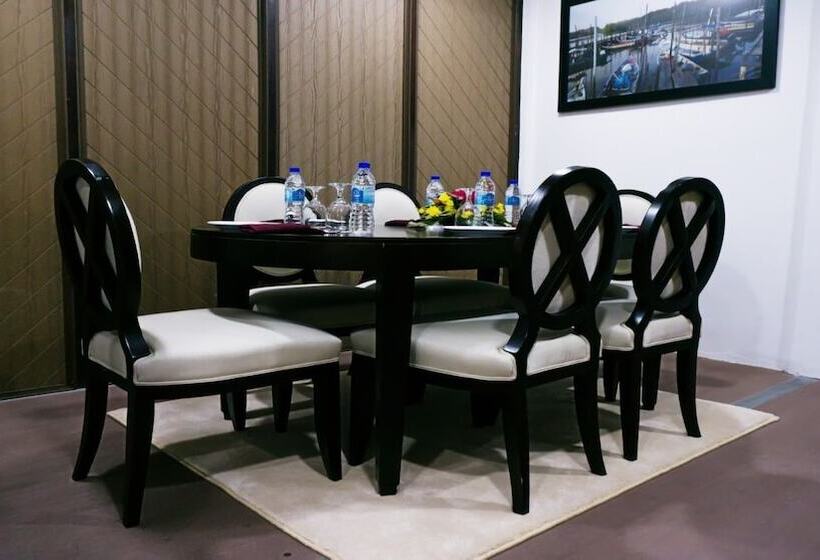 سوئیت پریمیوم, Casuarina@pangkor
