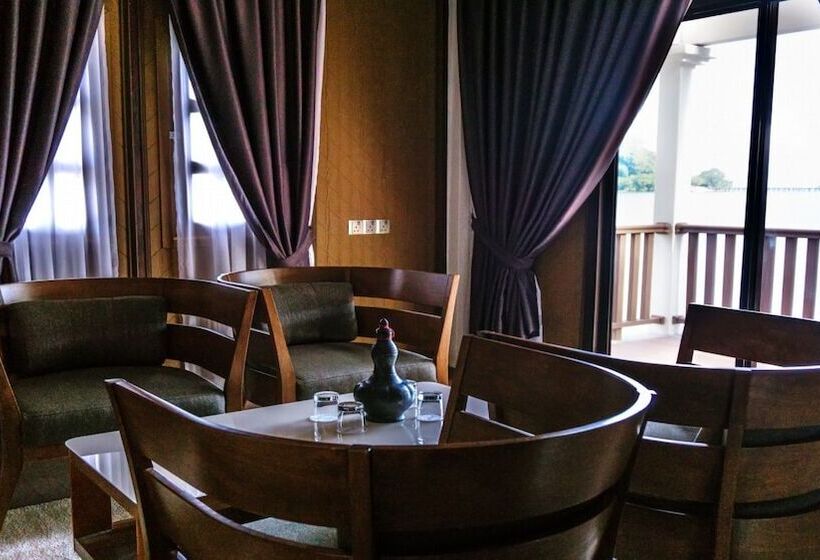 סוויטת פרמיום, Casuarina@pangkor