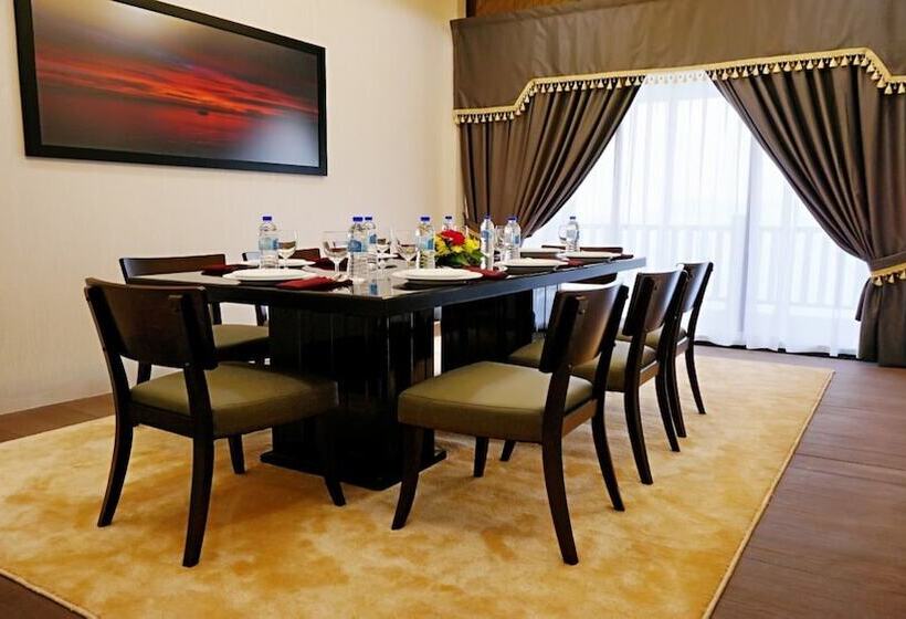 סוויטה מלכותית, Casuarina@pangkor