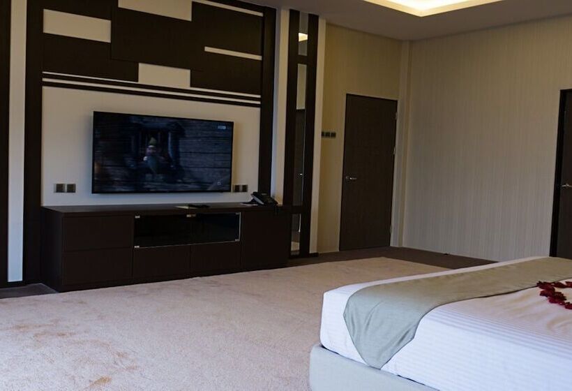 סוויטה מלכותית, Casuarina@pangkor