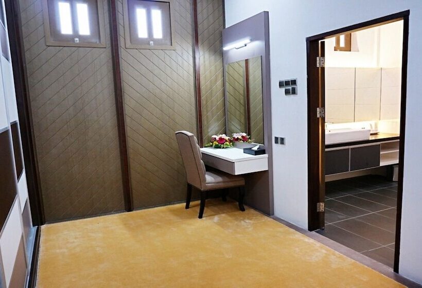 Королевский Люкс, Casuarina@pangkor