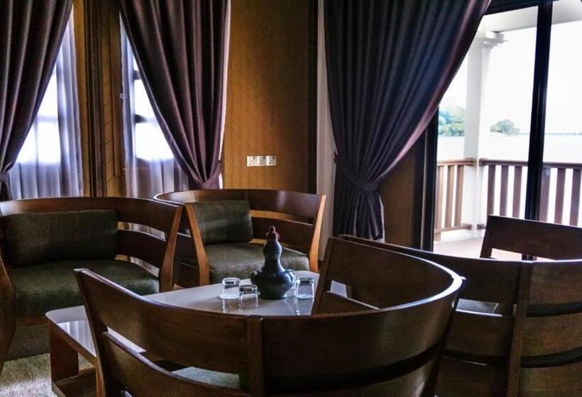 سوئیت پریمیوم, Casuarina@pangkor