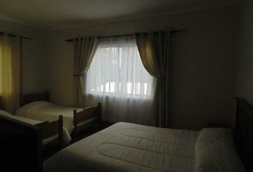 اتاق استاندارد چهار تخته, Hostal Arrayan