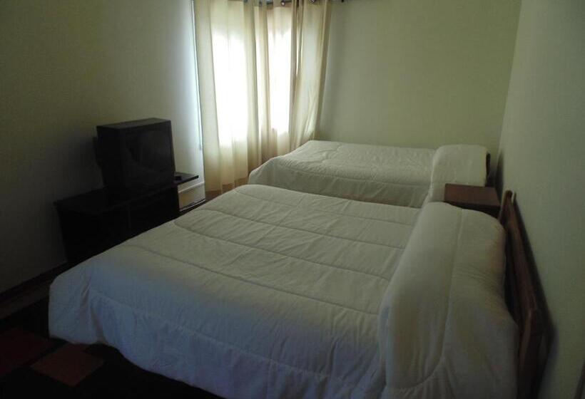 标准三人间, Hostal Arrayan