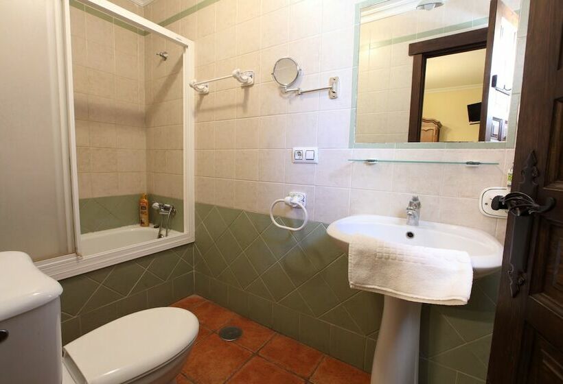 Номер Стандарт Трехместный, Hostal Rocio