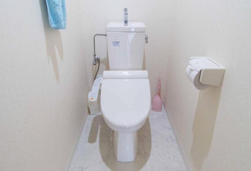 חדר משפחתי, Kenrokuen Inn