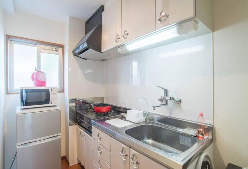 חדר משפחתי, Kenrokuen Inn