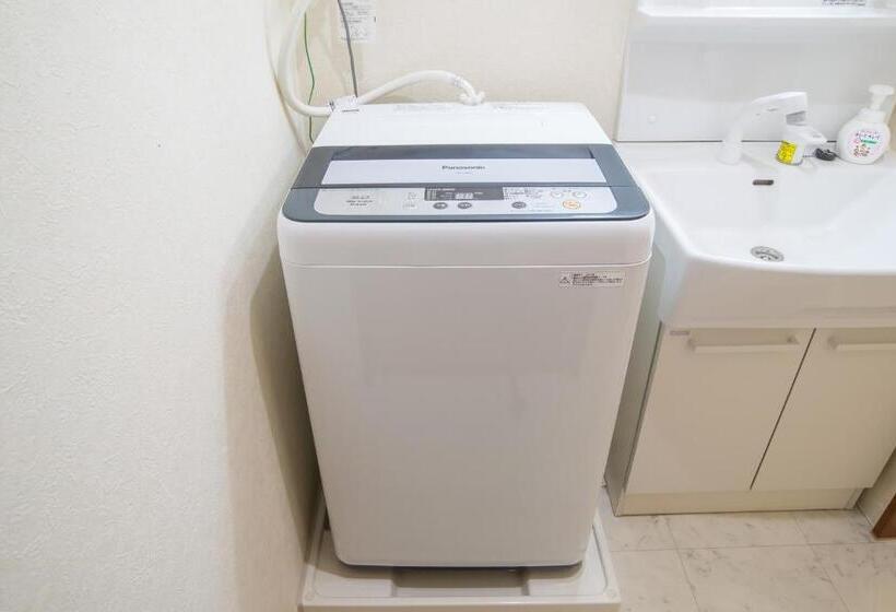 חדר סטנדרט לארבעה, Kenrokuen Inn