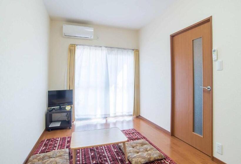 חדר סטנדרט לארבעה, Kenrokuen Inn