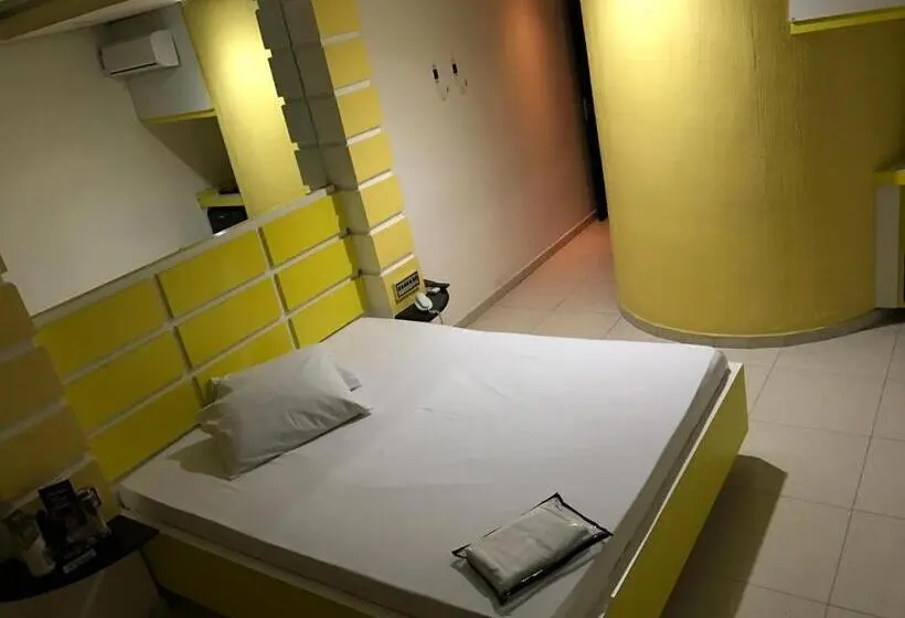 Sviitti, Luna Motel