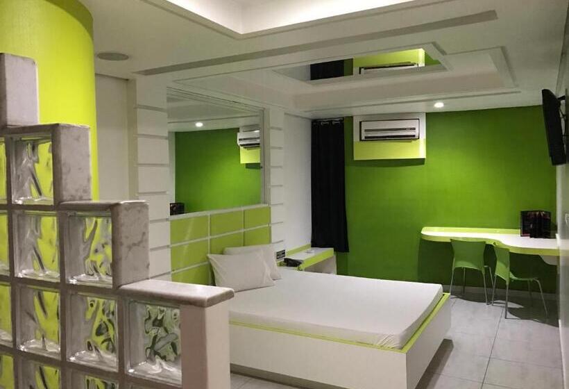 스위트, Luna Motel