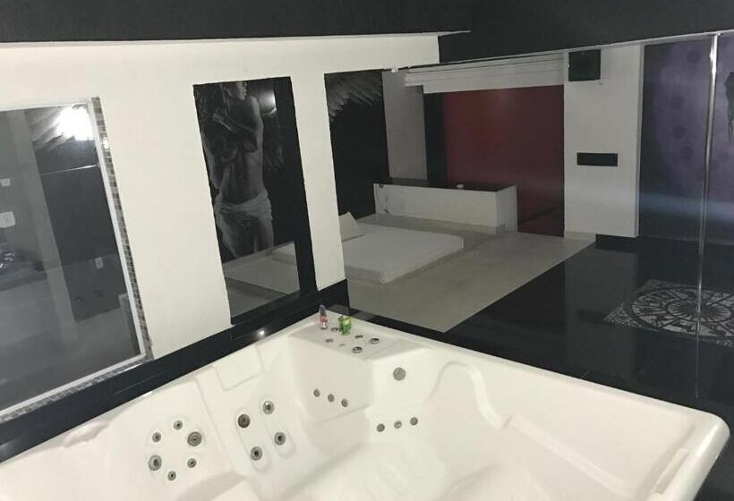 듀플렉스 스위트, Luna Motel