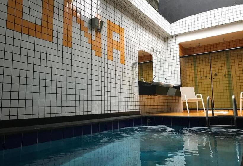 전용 풀장 스위트, Luna Motel