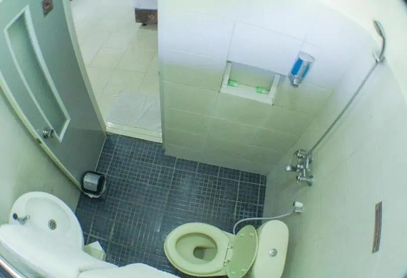 デラックスファミリールーム, Guest House Rumah Wahidin Syariah