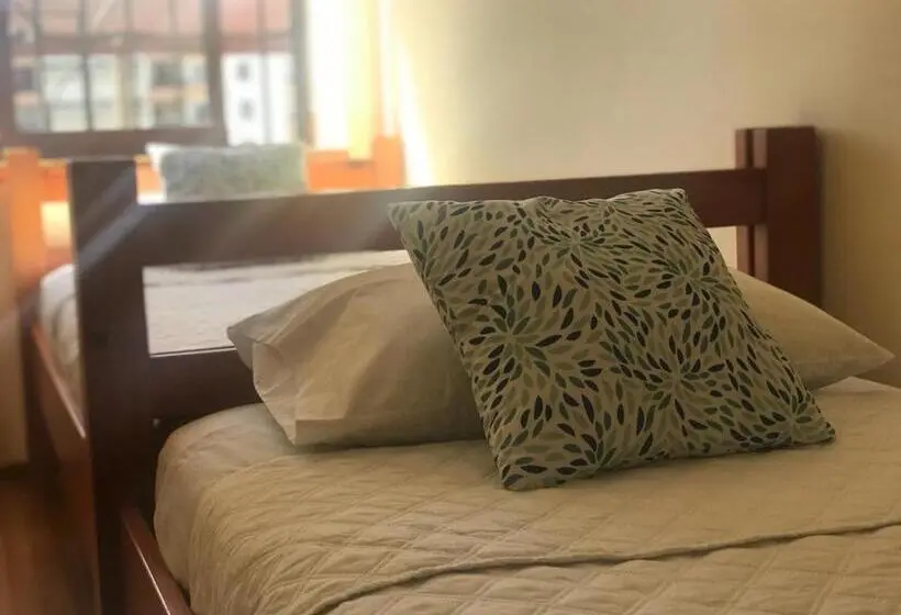 اتاق استاندارد با سرویس بهداشتی مشترک, Hostal My House