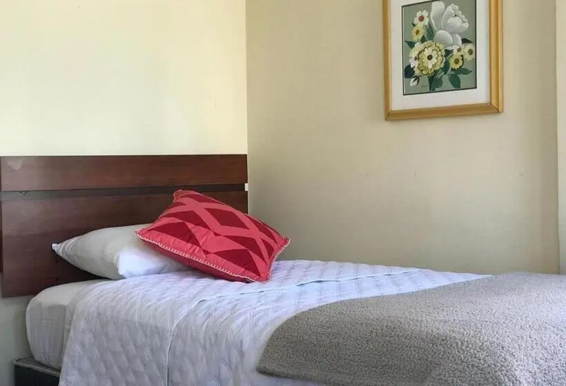 اتاق استاندارد یک تخته با سرویس بهداشتی مشترک, Hostal My House