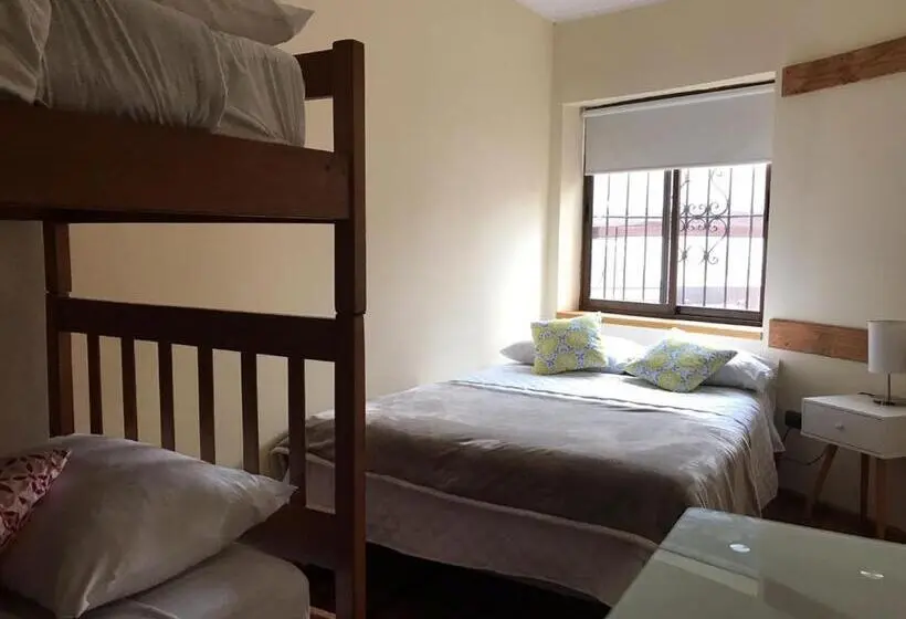 اتاق استاندارد چهار تخته, Hostal My House