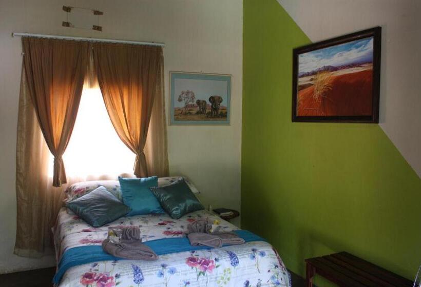 Standard Værelse, Kai Oms Backpackers Lodge