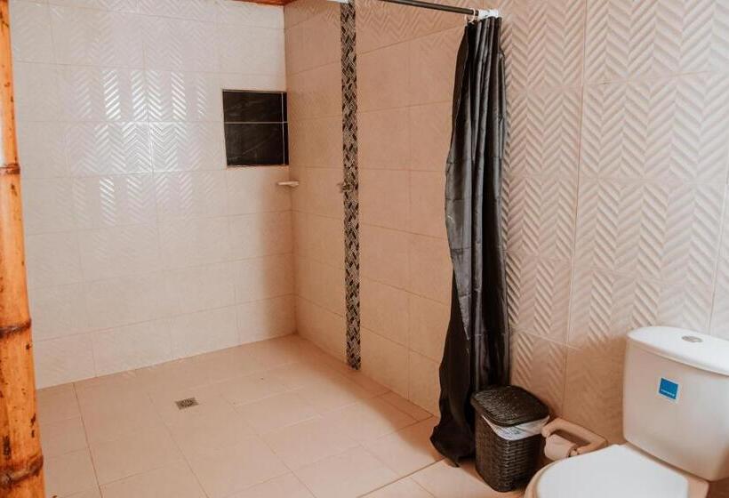 اتاق استاندارد با تخت بزرگ, Kasakolà