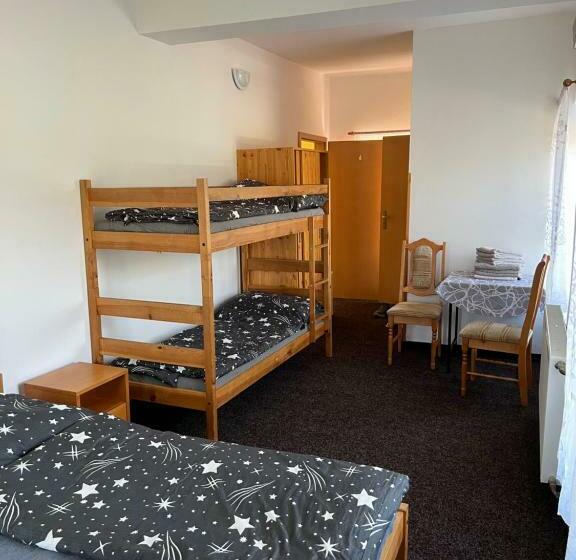 スタンダード4人部屋, Zrcadlová Koza