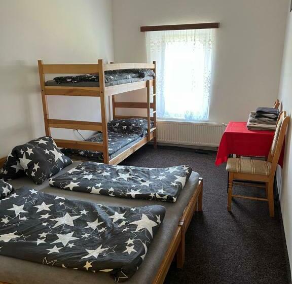 スタンダード4人部屋, Zrcadlová Koza