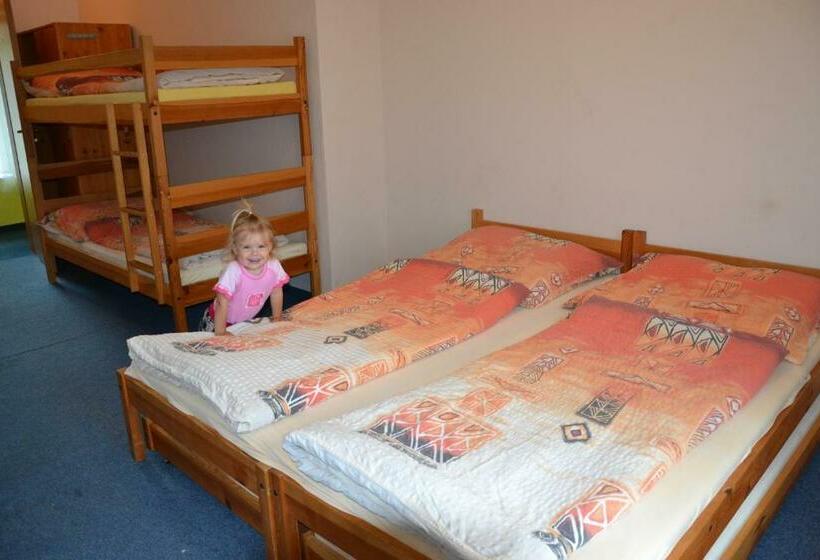 スタンダード4人部屋, Zrcadlová Koza