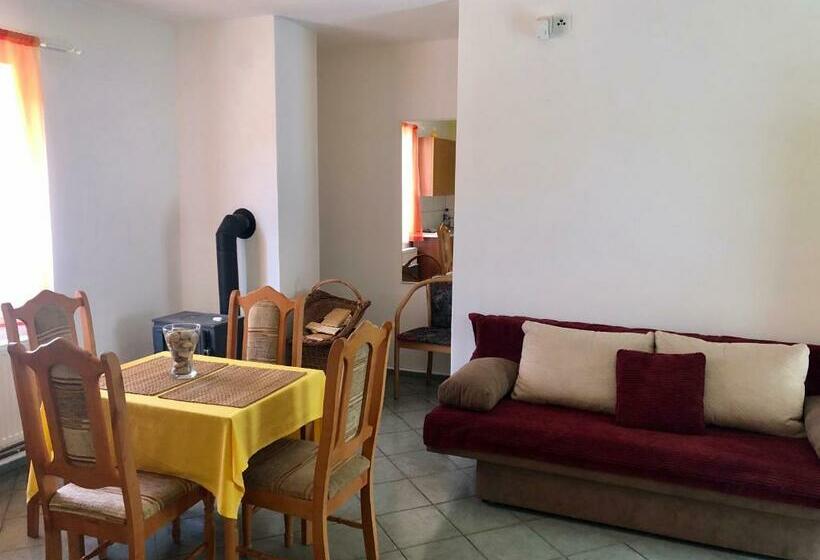 2ベッドスイートルーム, Zrcadlová Koza