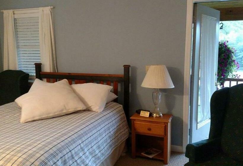 غرفة قياسية مطلّة علي الحديقة, Inn By The River