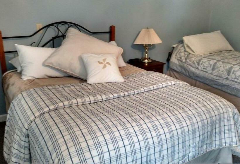 غرفة قياسية, Inn By The River