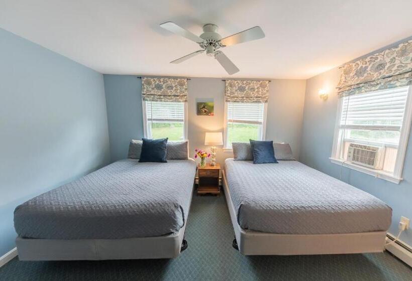 غرفة قياسية مطلّة علي الحديقة, Inn By The River