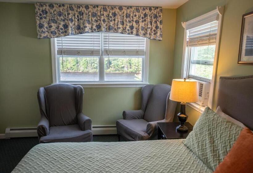 غرفة قياسية سرير كينج, Inn By The River