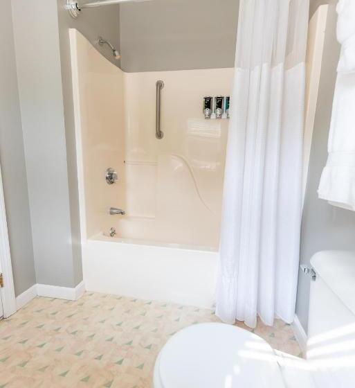 غرفة قياسية, Inn By The River