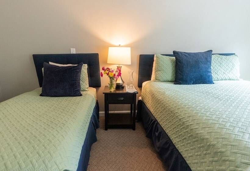 غرفة قياسية, Inn By The River