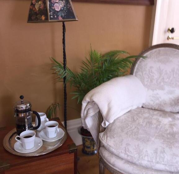 غرفة ديلوكس, Blackinton Manor