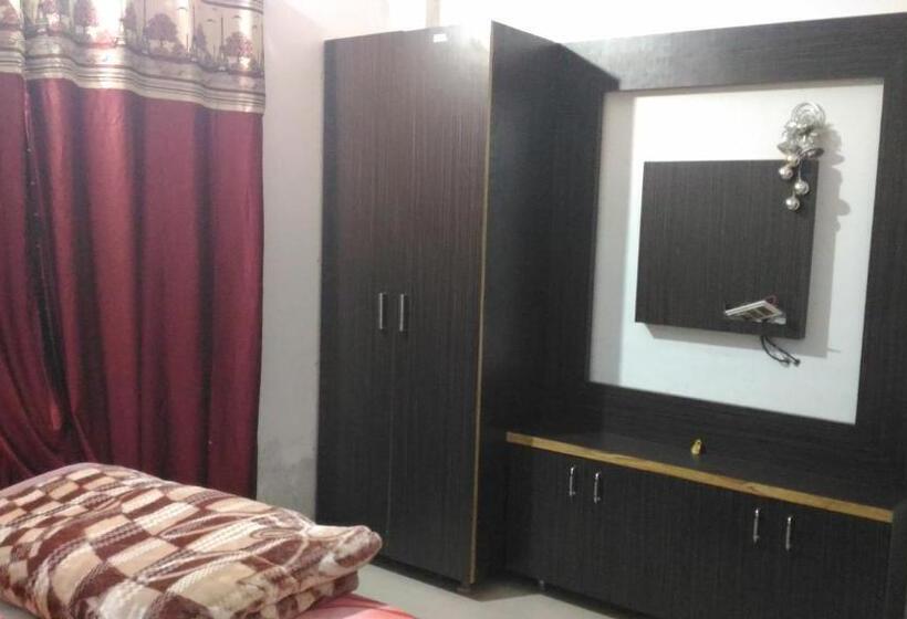 デラックスルーム, Ashta Lakshmi Tourist Home Stay