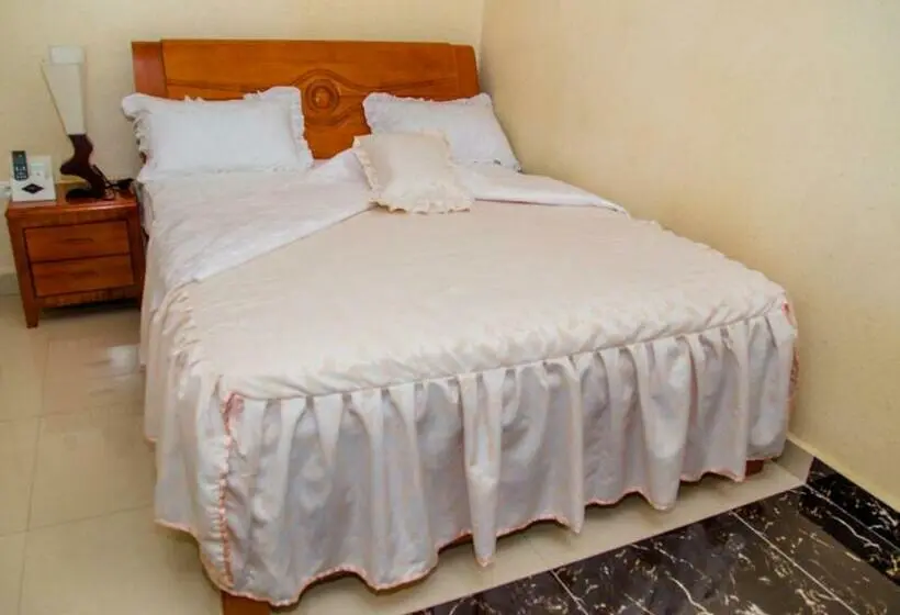 اتاق استاندارد یک نفره, Tigers S Apartment