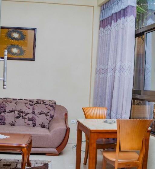 سوییت جونیور, Tigers S Apartment