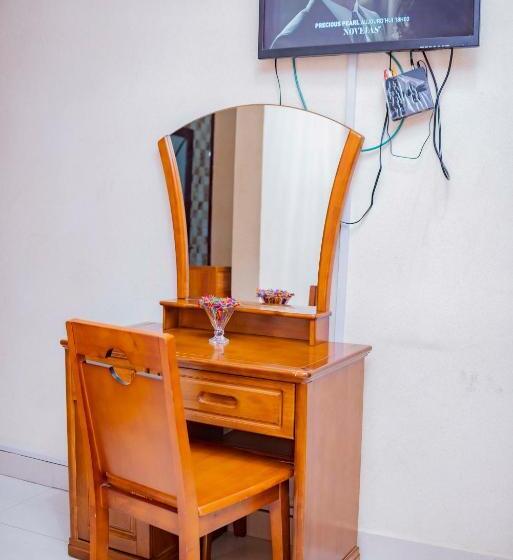 سوییت جونیور, Tigers S Apartment